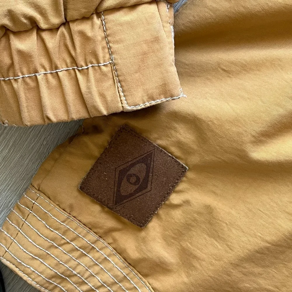 Obermeyer vintage zip front hooded gold jacket lined 12